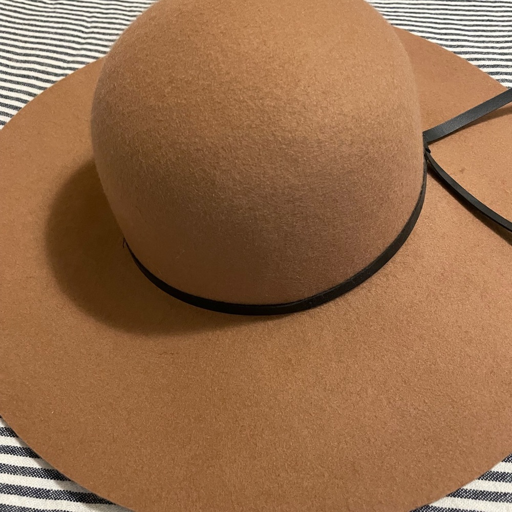 Old Navy Camel Color Felt Hat